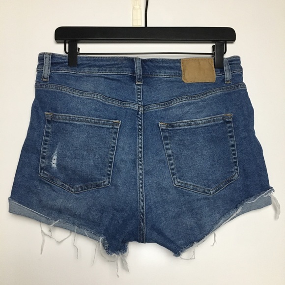 H&M Distressed Denim Shorts Sz 8 - Picture 2 of 6